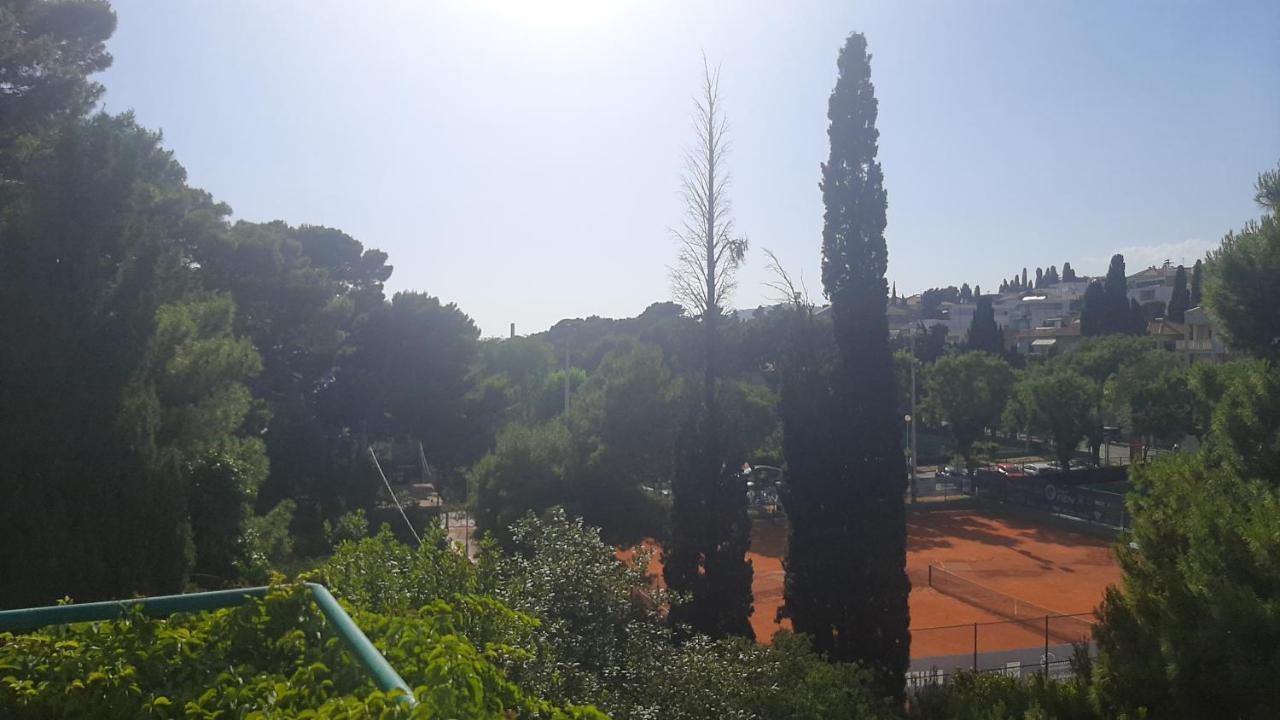 Old Captain'S Apartments - In A Pine Wood By The Sea And Tennis Courts سبليت المظهر الخارجي الصورة