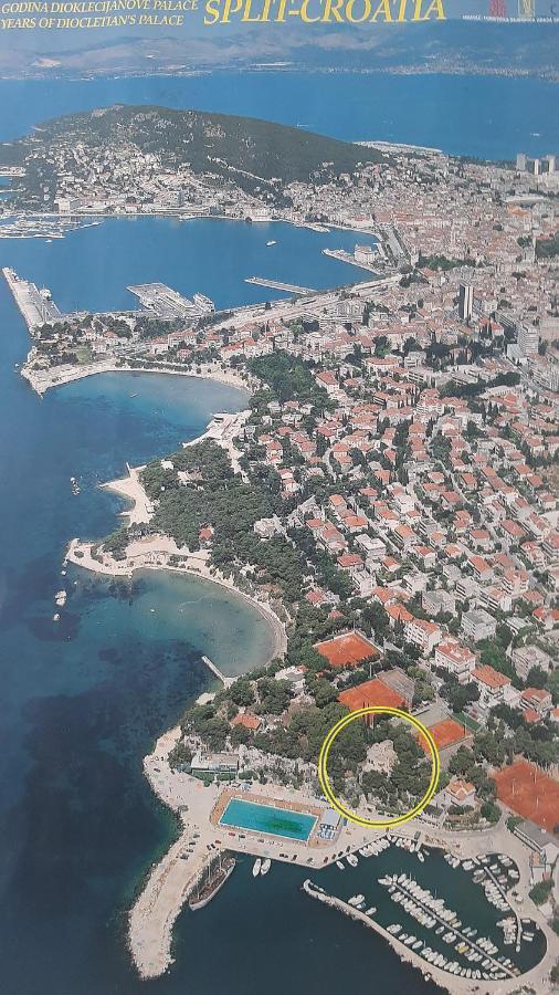 Old Captain'S Apartments - In A Pine Wood By The Sea And Tennis Courts سبليت المظهر الخارجي الصورة