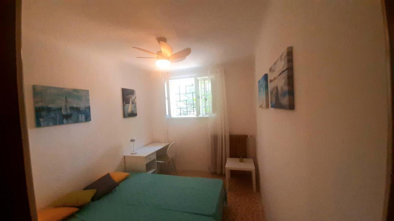 Old Captain'S Apartments - In A Pine Wood By The Sea And Tennis Courts سبليت المظهر الخارجي الصورة