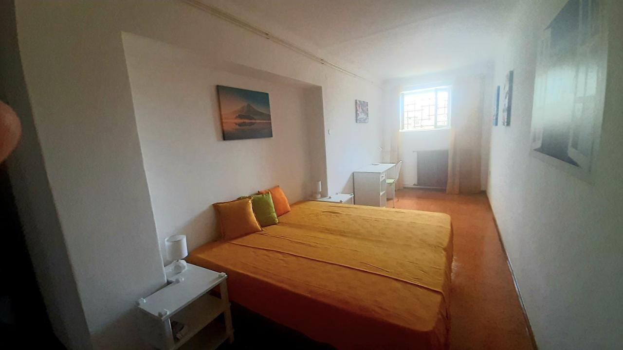 Old Captain'S Apartments - In A Pine Wood By The Sea And Tennis Courts سبليت المظهر الخارجي الصورة