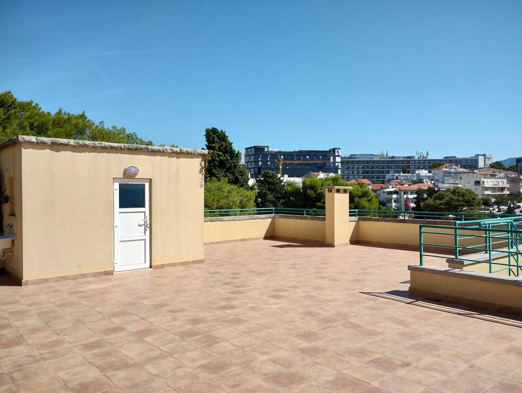 Old Captain'S Apartments - In A Pine Wood By The Sea And Tennis Courts سبليت المظهر الخارجي الصورة