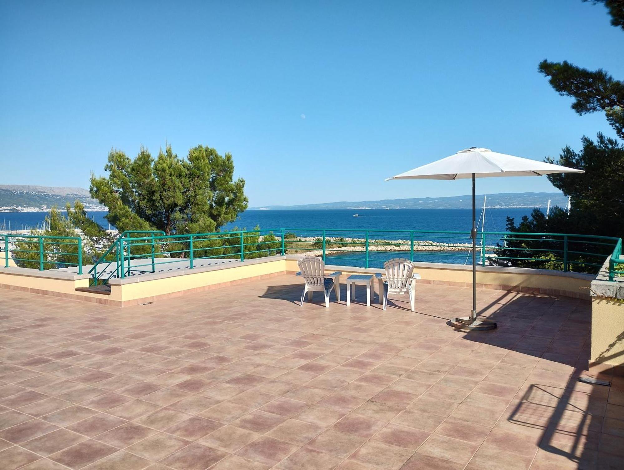 Old Captain'S Apartments - In A Pine Wood By The Sea And Tennis Courts سبليت المظهر الخارجي الصورة