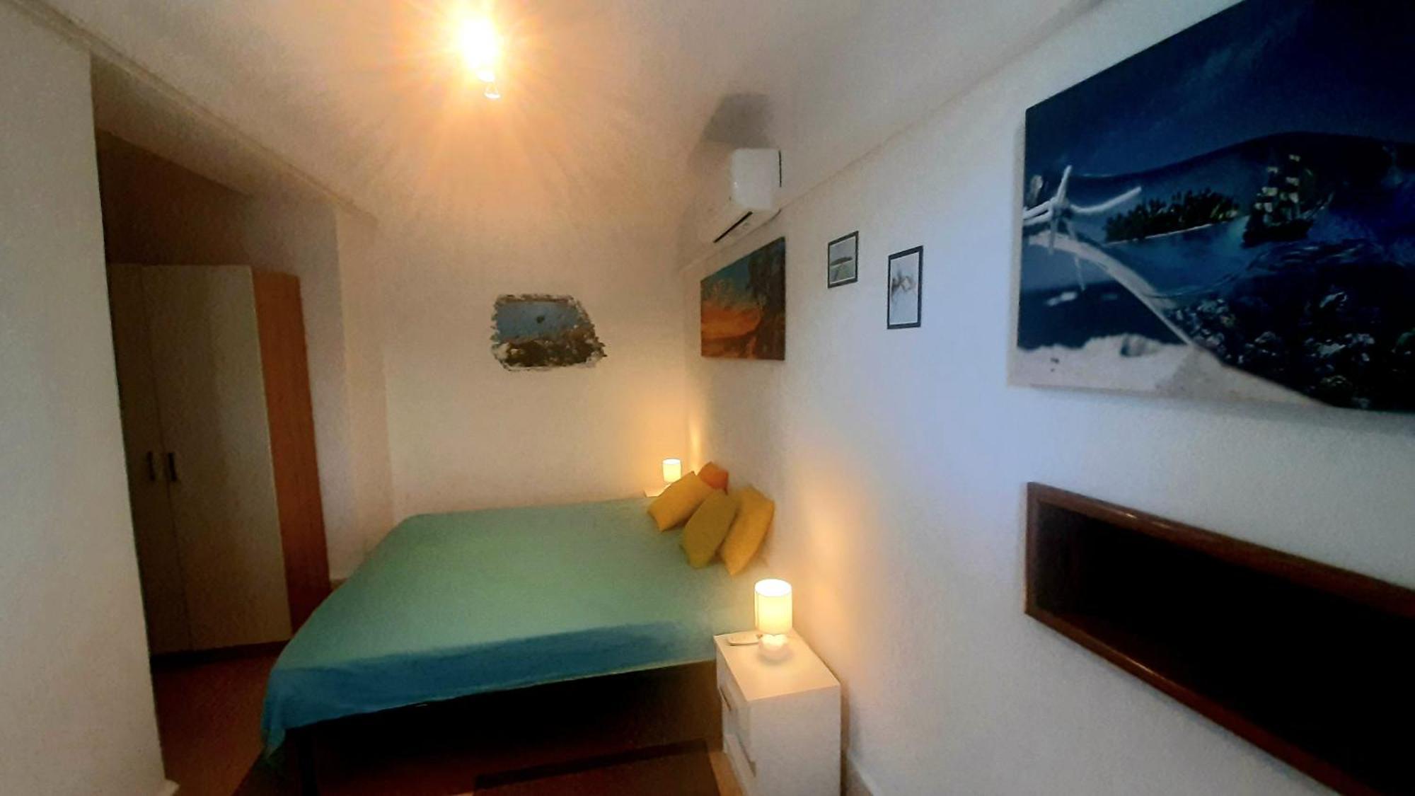 Old Captain'S Apartments - In A Pine Wood By The Sea And Tennis Courts سبليت الغرفة الصورة